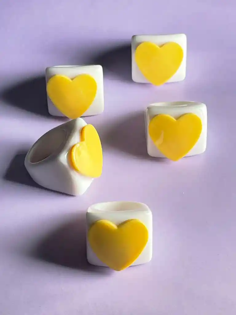 Anillo 90s Corazón Amarillo