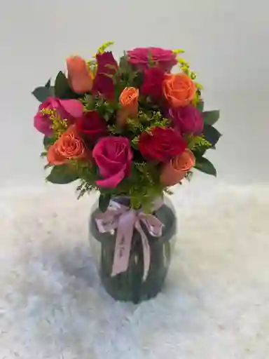 Florero De 12 Rosas Surtidas