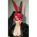 MÁSCARA BAD BUNNY RED