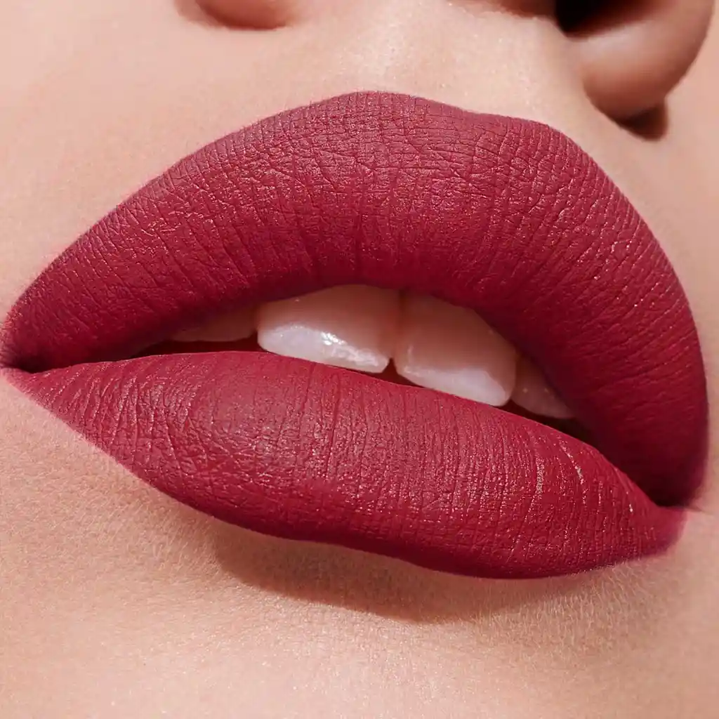 Esika Labial En Barra Colorfix 24H Tono Rojo Seductor