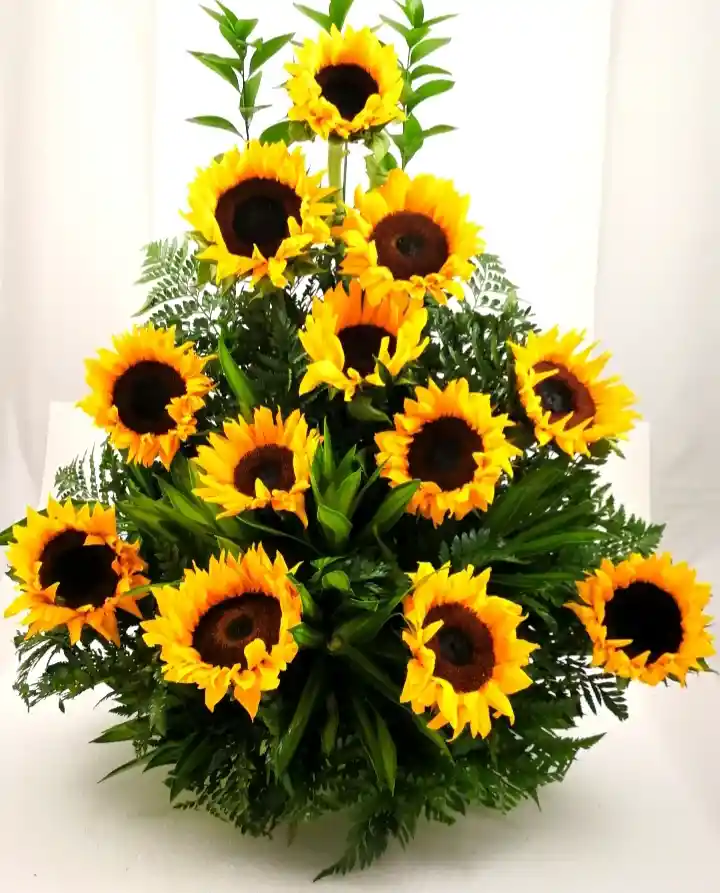 Bouquet De Rosas O Girasoles 160000