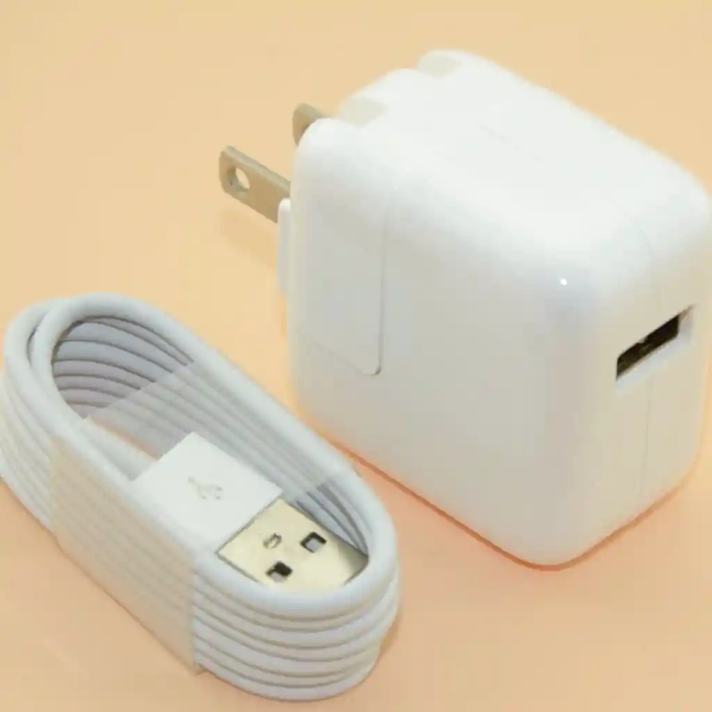 Cargador Para Iphone, Ipad O Ipod /10w/ Conector Lightning