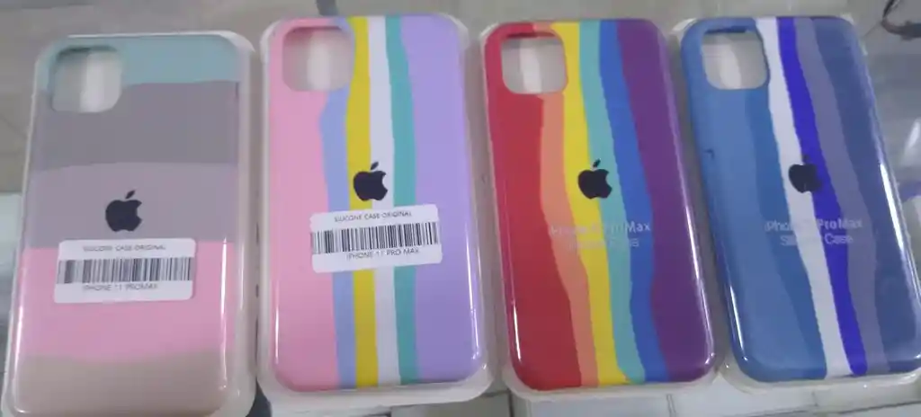 iPhoneSilicone Case Arcoiris 11 Pro Max Estuche