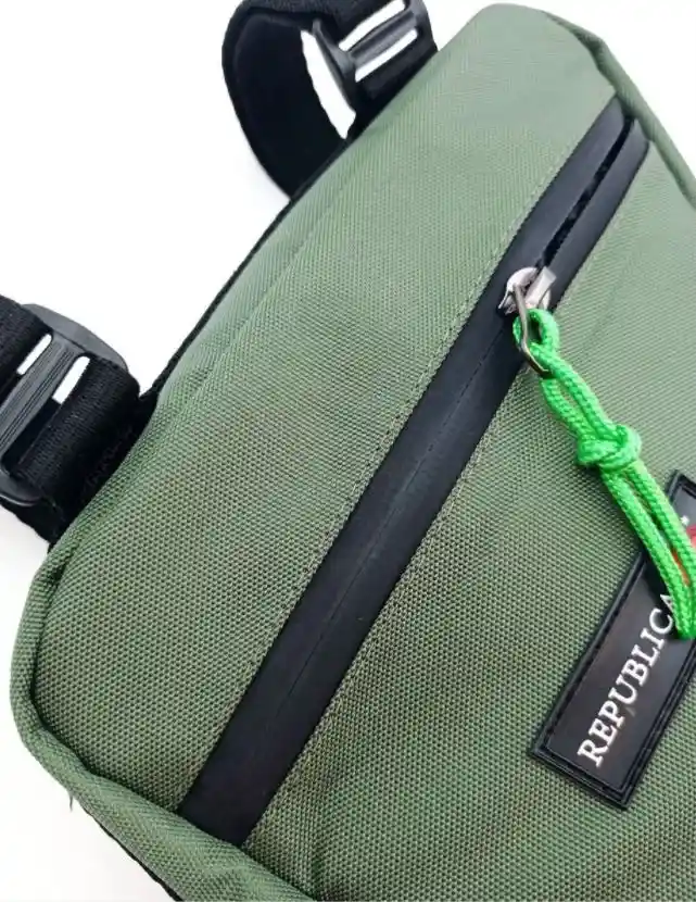 Estuche Maleta Triangular Impermeable Para Bicicleta VERDE MILITAR