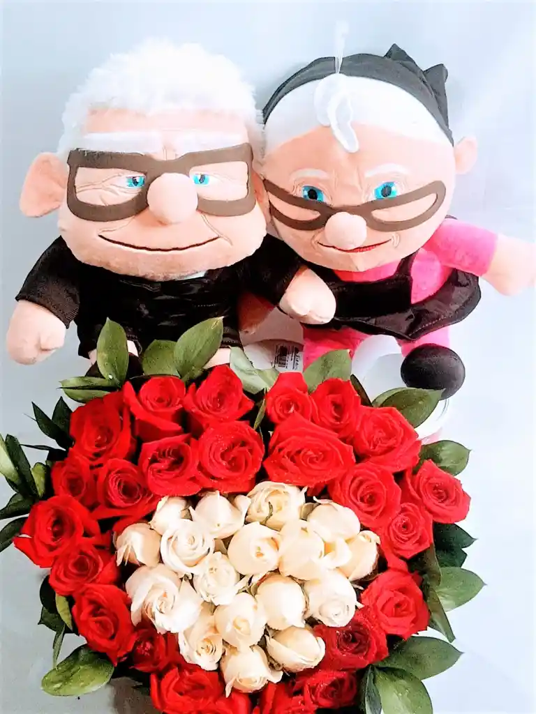 Rosas Medellin En Caja Corazon Muñecos Viejitos Up Cumpleaños O Aniversario, San Valentín