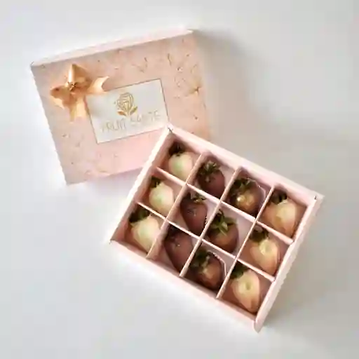 Caja de Fresas premium con chocolate x 12 unidades (Linea Luxury)