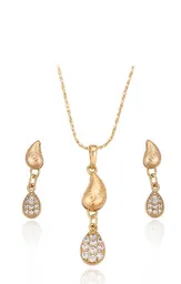 Set Collar Y Aretes Dorados