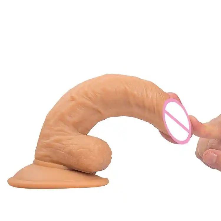 Dildo Consolador Con Chupa 22cm