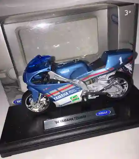 Moto Yamaha Tz250m Colección 1:18
