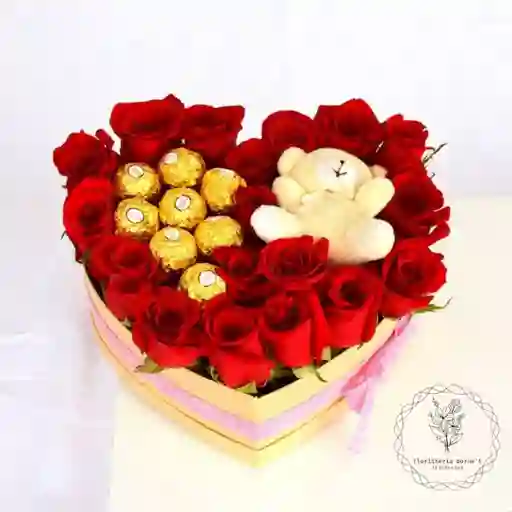 Rosas En Corazón Con Peluche Y Chocolates
