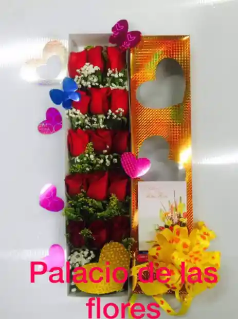 Arreglo Floral En Caja Con 15 Rosas Rojas