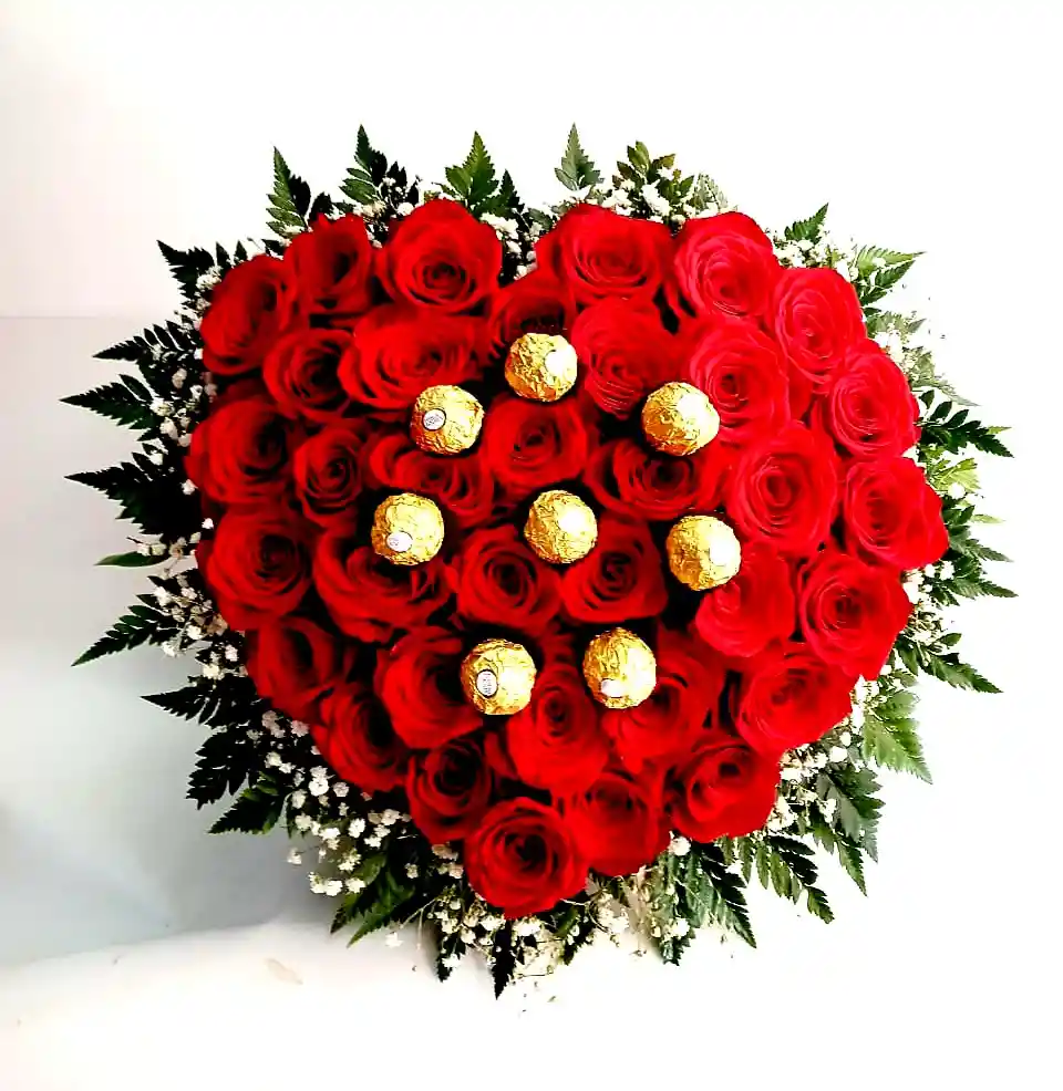 Chocolates Corazon En Rosas Y