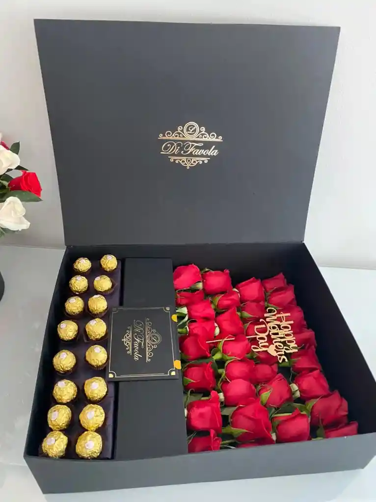 Caja Tipo Libro Rojo , Estuche De Rosas De Exportación Y Ferrero.