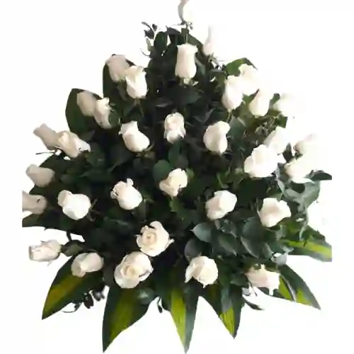 Arreglo Fúnebre En Abanico Con Rosas Blancas