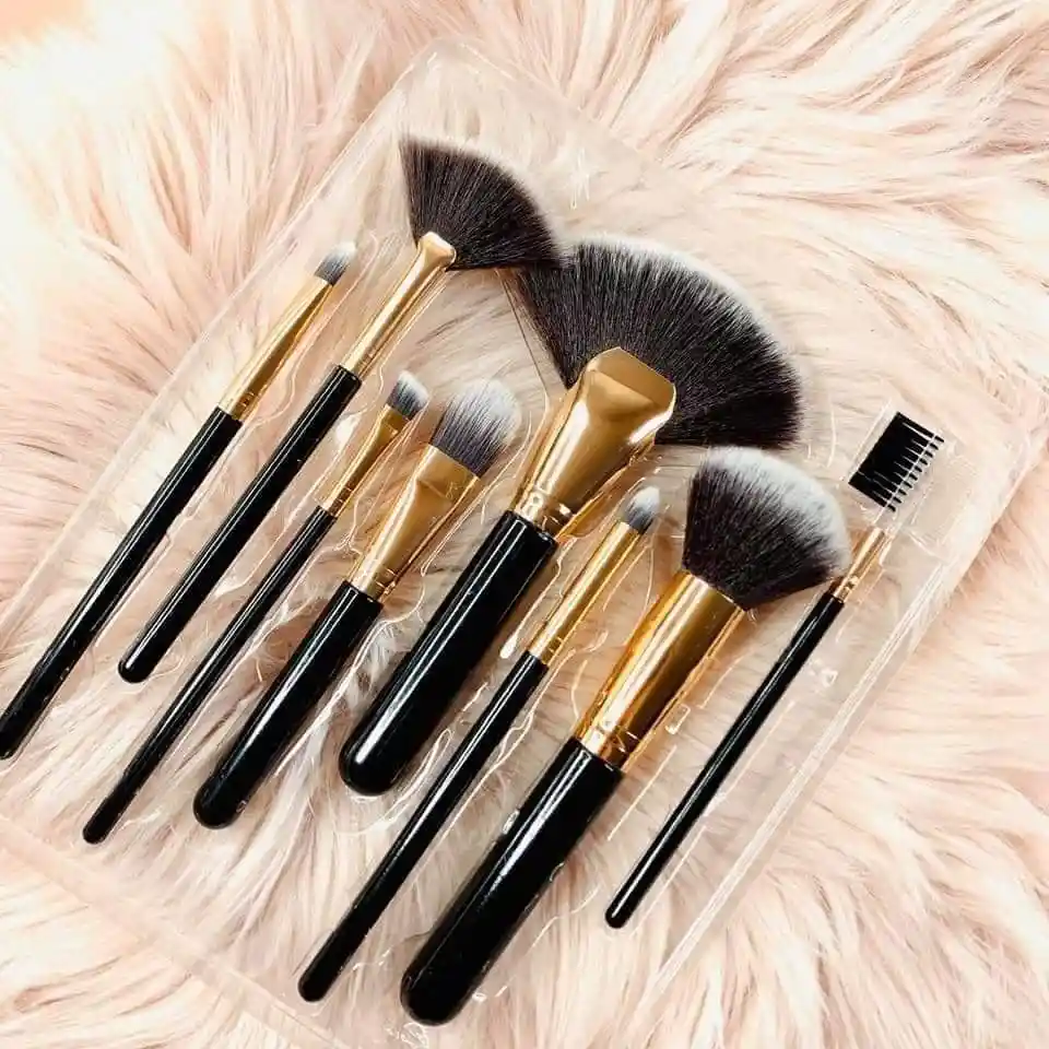 Complexion 8 Piece Brush Kit