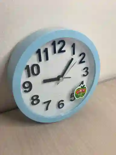 Reloj Mesa 13x13cm Minimalista Plastico Pila Aa Elegante