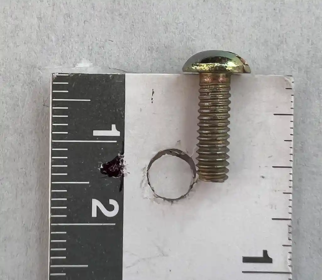 Tornillo Cabeza Redonda Rosca Ordinaria 5/32 X 1/2" Unidad