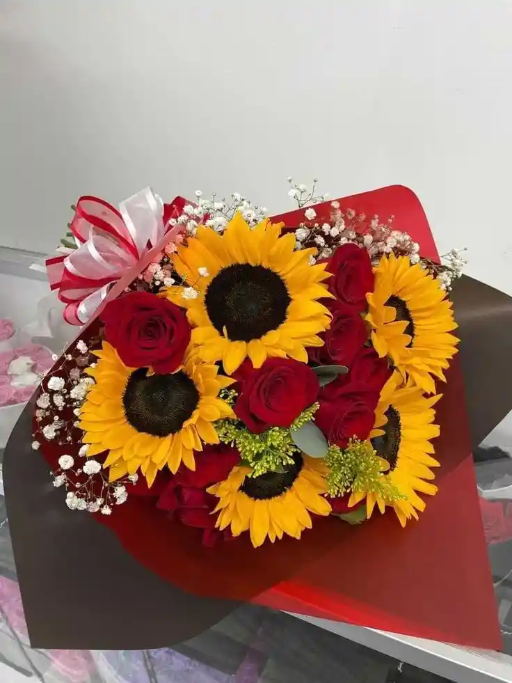 Girasoles Con Rosas Rojas