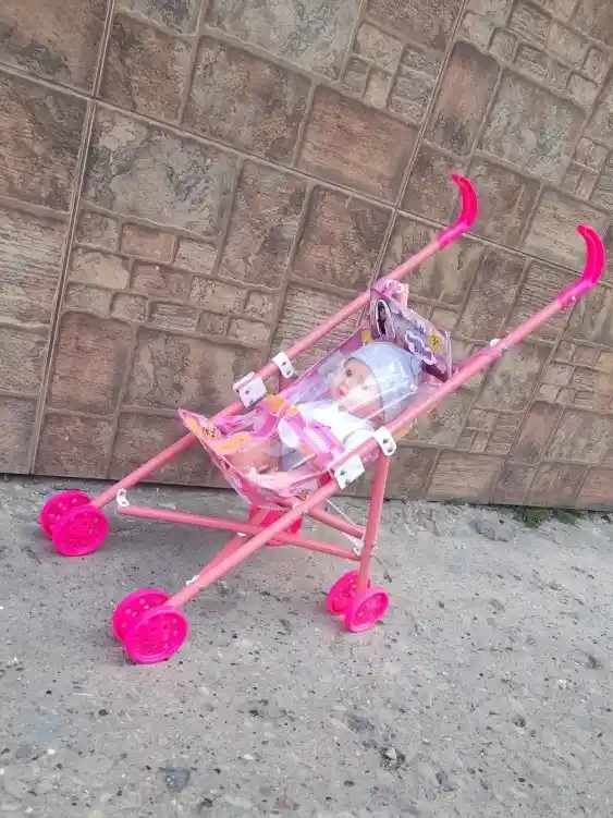 Coche Metálico Con Muñeca Juguete / Niña.