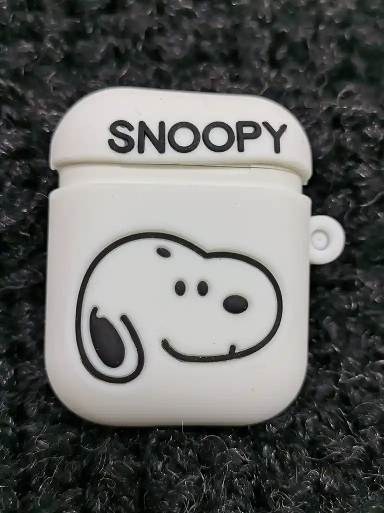 Protector Airpods 1 (primera Generación) Y Airpods 2 (segunda Generación). Modelo: Snoopy