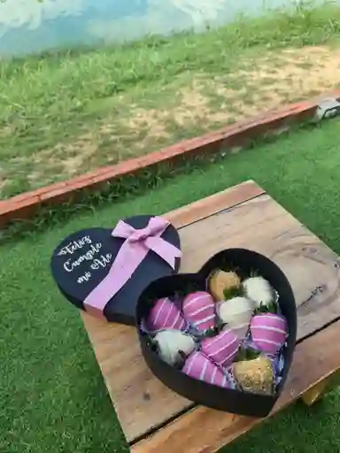 Caja Corazon Con Fresas