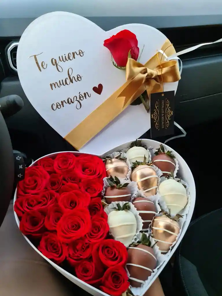Caja De Lujo Corazón Grande Rosas Y Fresas Con Chocolate (programar)