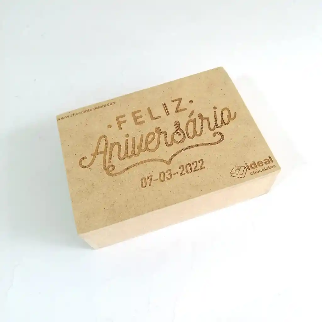 Caja En Madera De 6 Chocolates Personalizados