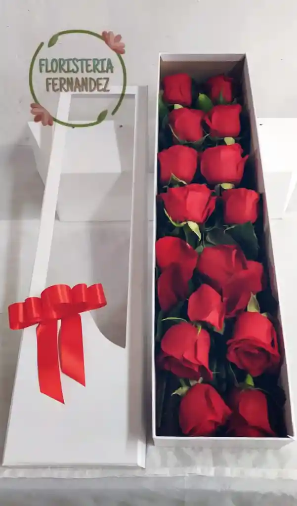Caja Alargada De Rosas Rojas