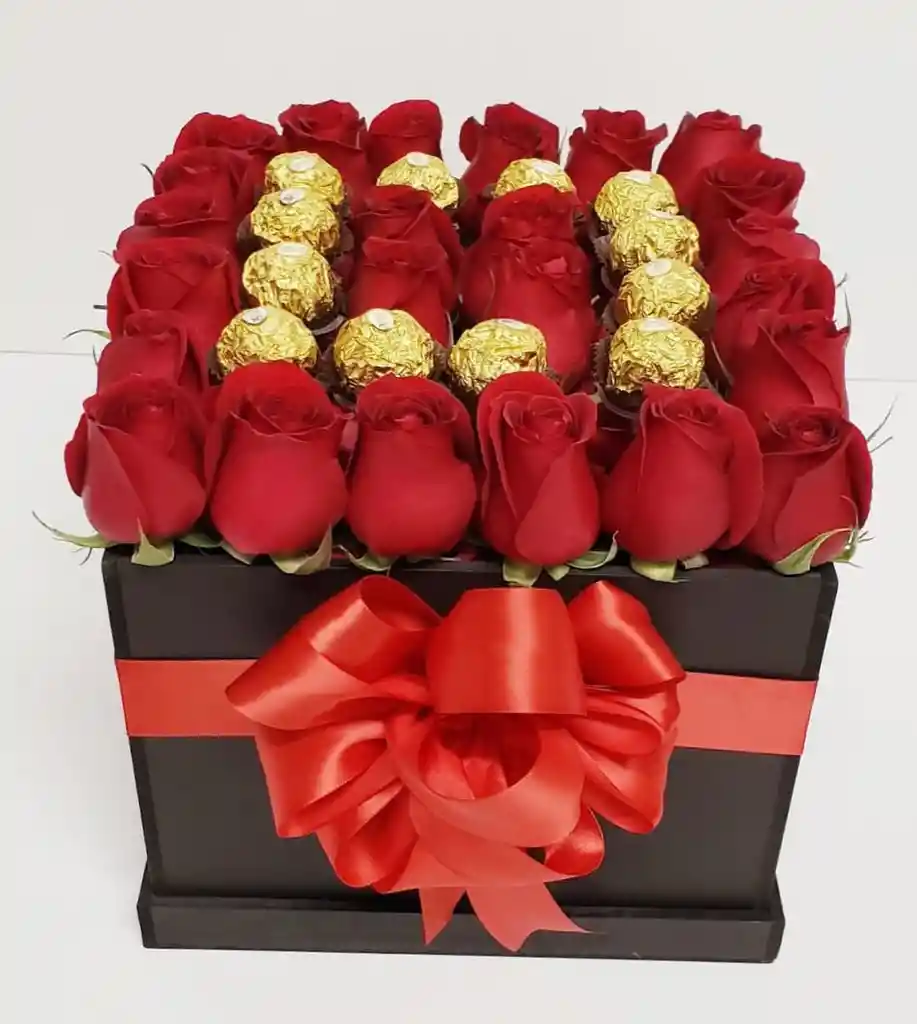 Rosas Medellin En Caja De Lujo Mas Chocolates Ferrero Feliz Cumpleaños Feliz Aniversario, San Valentín