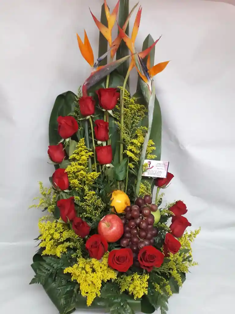 Ramo Con Frutas Aves Del Paraiso Y Rosas