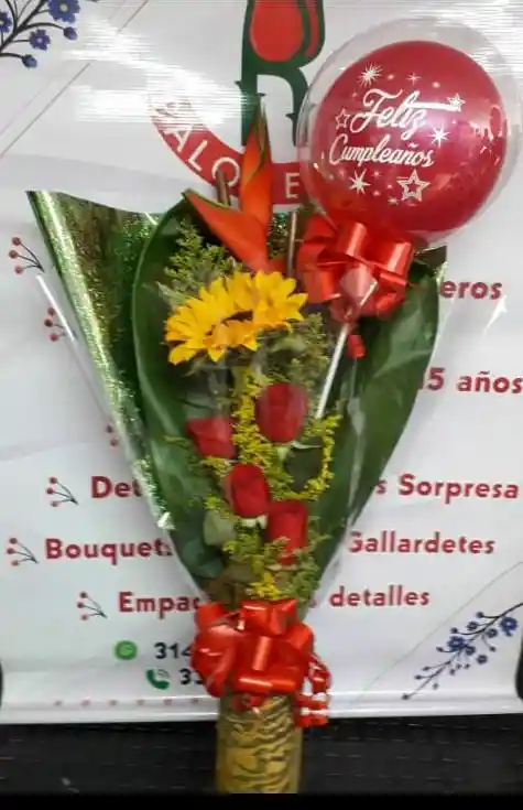 Engalanado Con Globo Y Rosas Rojas Mas Girasol