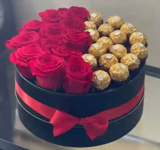 Caja De Rosas 10 A 12 Rosas Medellin Y 15 Ferrero Quieres Ser Mi Novia De Lujo En Corazon O Cilindro Mas Ferrero Feliz Cumpleaños Aniversario Amor Chocolates Y Rosas, San Valentín