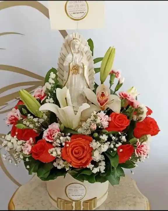 Arreglo Rosas Y Virgen
