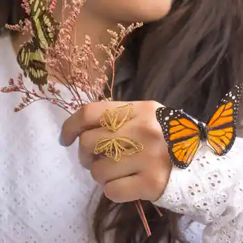 Anillo Asimétrico De Mariposa En Filigrana Dorado