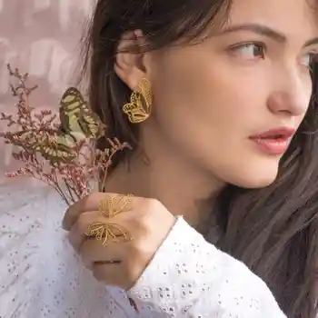 Anillo Asimétrico De Mariposa En Filigrana Dorado