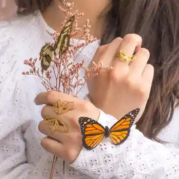 Anillo Asimétrico De Mariposa En Filigrana Dorado