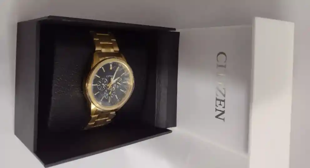 Reloj Citizen Cuarzo Acero Inoxidable Dorado Hombre Elegante