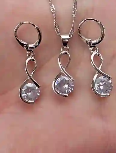 Aretes Cadena Y Dije En Plata 925; Con Bolsa De Regalo En Terciopelo; Juego (jdp213)