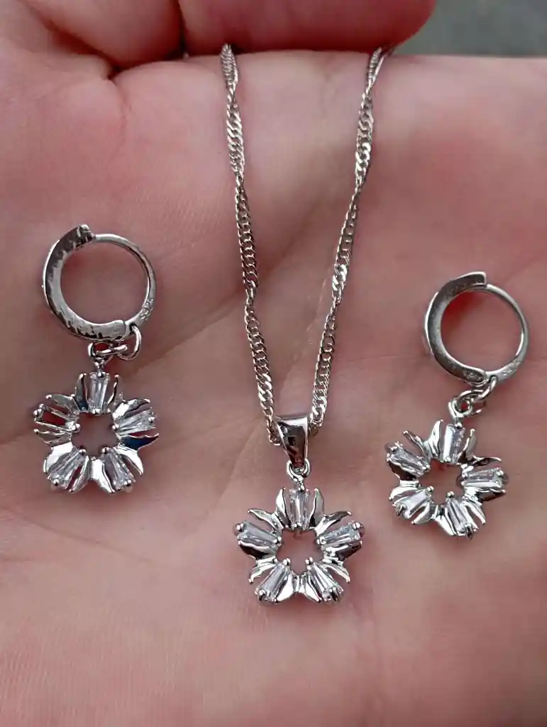 Aretes Cadena Y Dije En Plata 925; Con Bolsa De Regalo; Juego (jdp221)