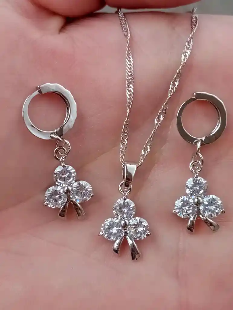 Aretes Cadena Y Dije En Plata 925; Con Bolsa De Regalo; Juego (jdp224)