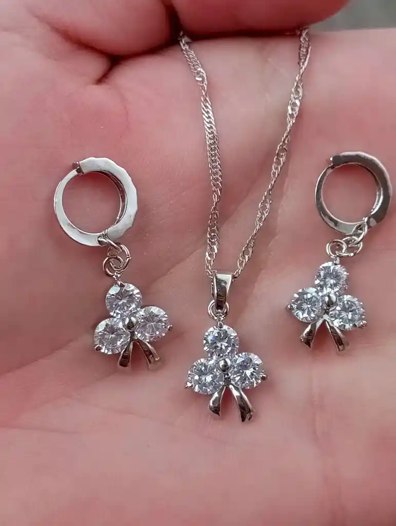 Aretes Cadena Y Dije En Plata 925; Con Bolsa De Regalo; Juego (jdp224)