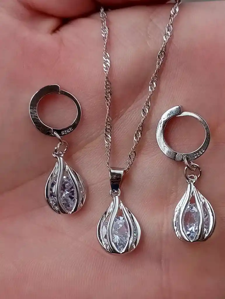 Aretes Cadena Y Dije En Plata 925; Con Bolsa De Regalo; Juego (jdp225)