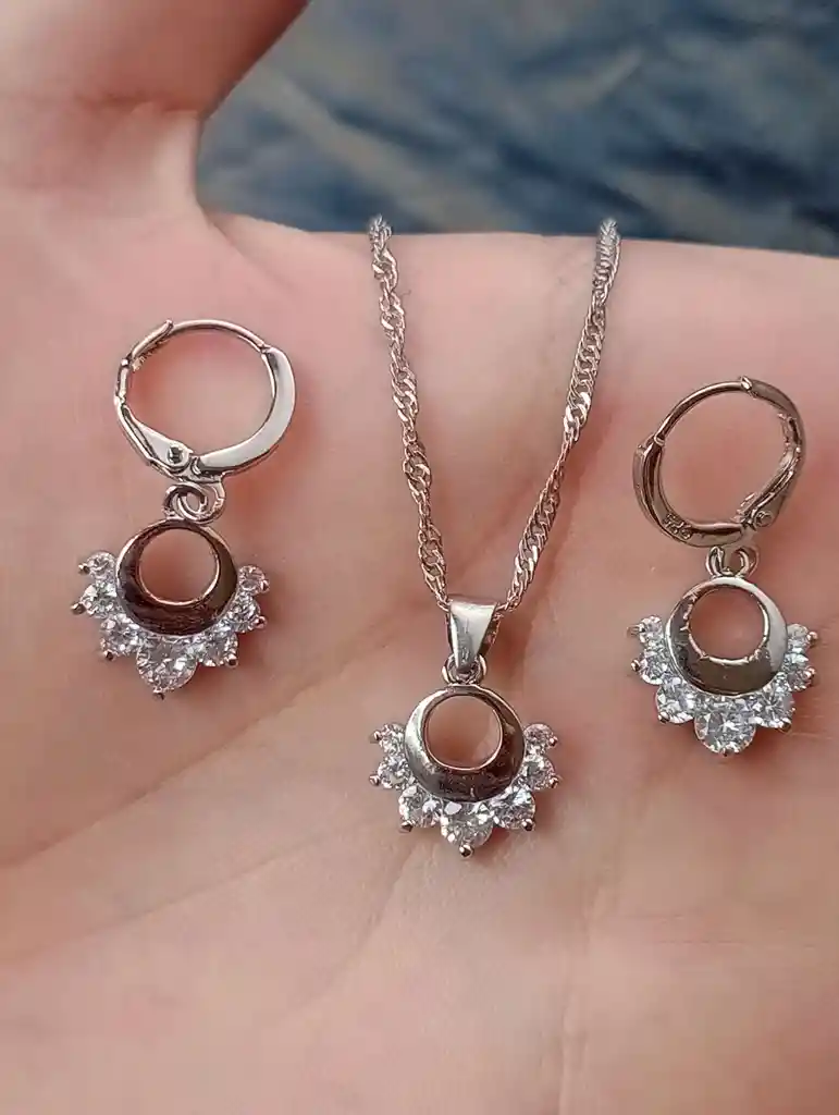 Aretes Cadena Y Dije En Plata 925; Con Bolsa De Regalo; Juego (jdp229)