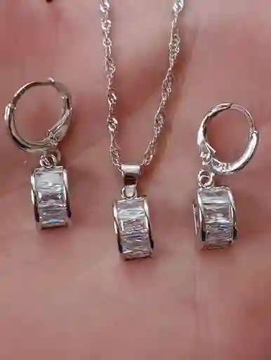 Aretes Cadena Y Dije En Plata 925; Con Bolsa De Regalo; Juego (jdp239)