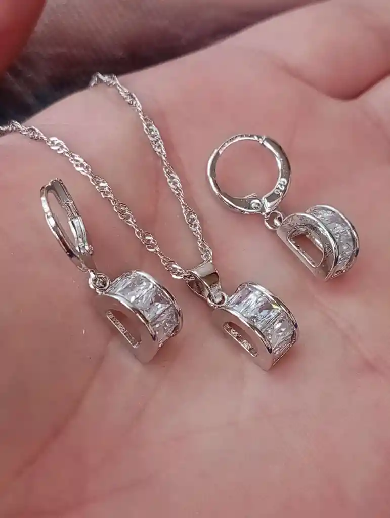 Aretes Cadena Y Dije En Plata 925; Con Bolsa De Regalo; Juego (jdp239)