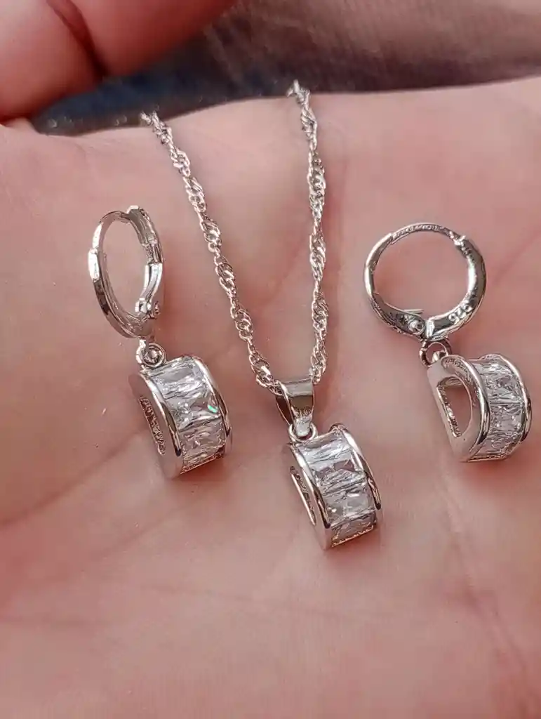 Aretes Cadena Y Dije En Plata 925; Con Bolsa De Regalo; Juego (jdp239)