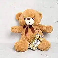 Oso De Peluche Y Caja De Chocolate