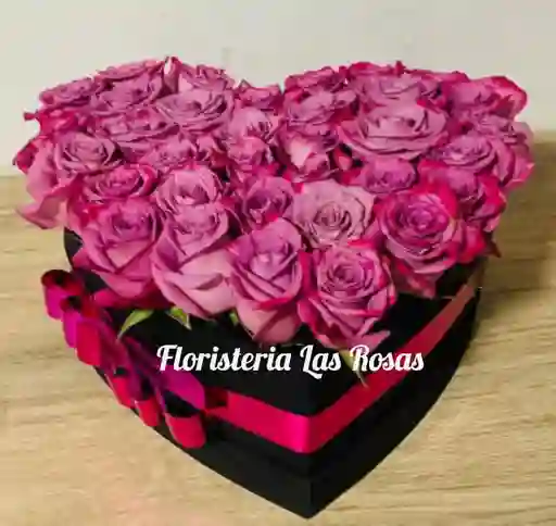 Rosas Lilas En Caja De Corazon