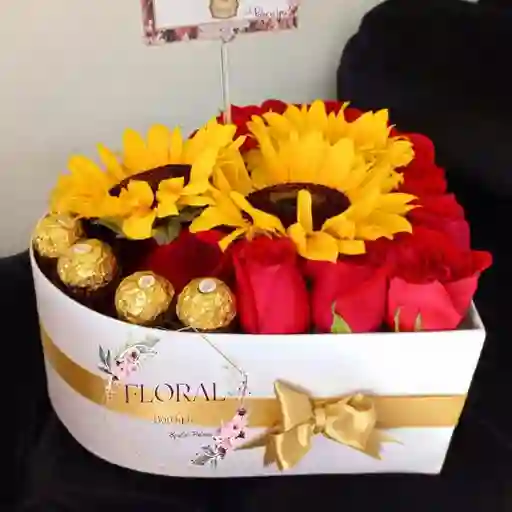 Caja De Rosas En Corazón Con Girasoles Y Ferrero