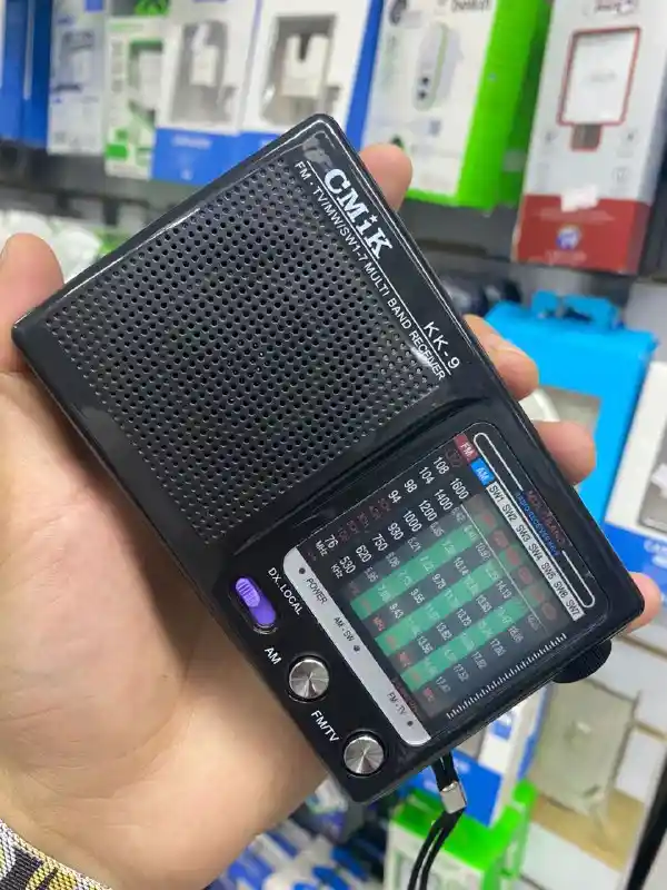 Mini Radio 9 Bandas Cmik Kk-9 Clasico De Pilas Am-fm Multifuncional